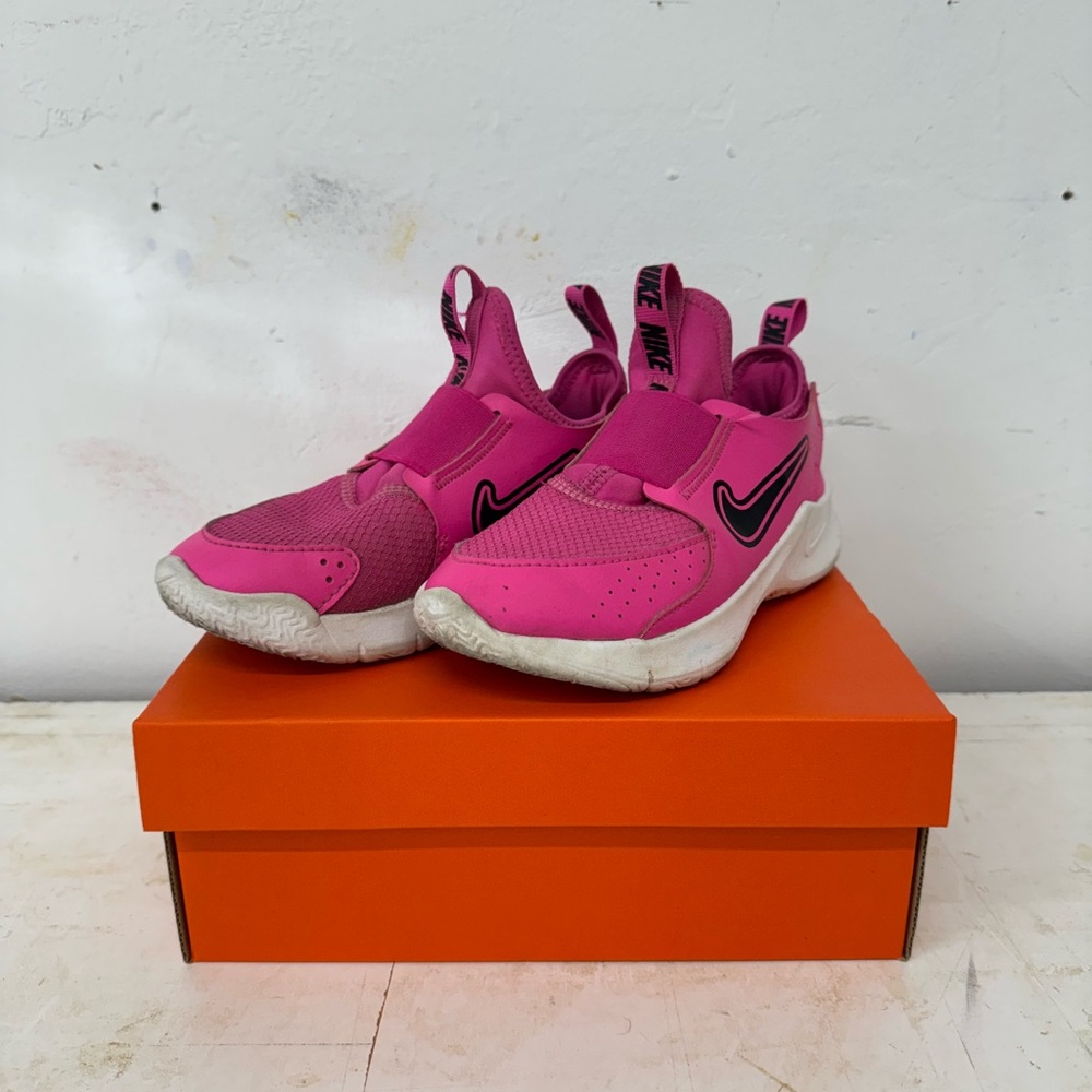 Size 12 girls Nike Runner Flex 3